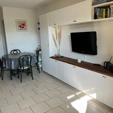 4 Personnes Face A La *