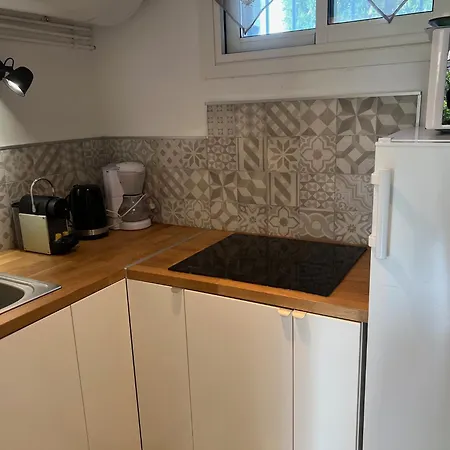 4 Personnes Face A La